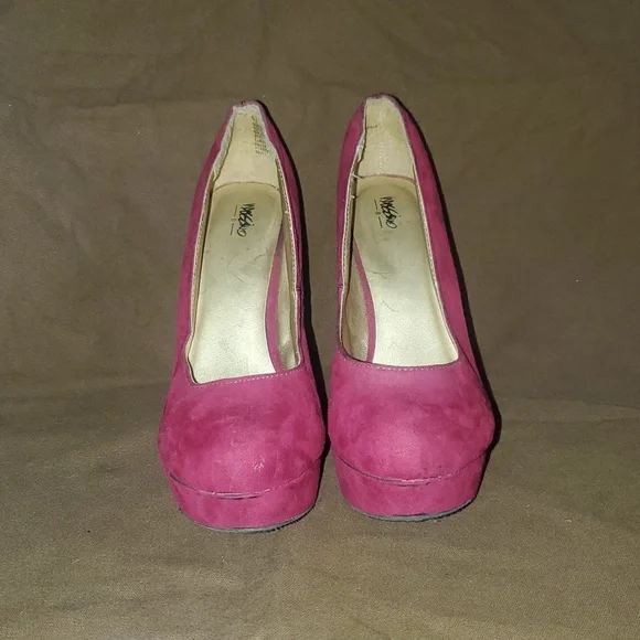 Pink Suede Stiletto Heels - Picture 2 of 3